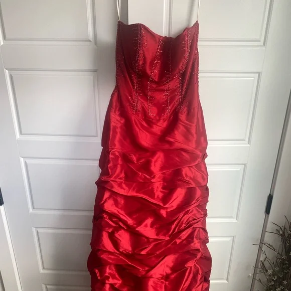 Grad Dress - Picture 9 of 9